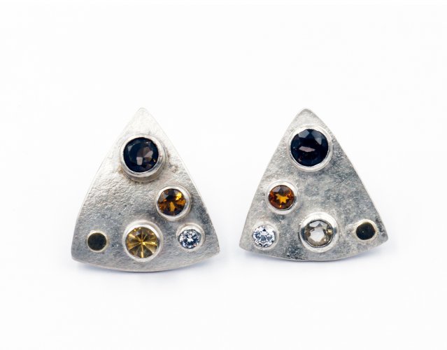 Triangular Studs