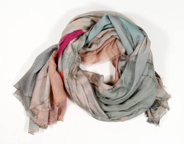 Scarf Cassandra