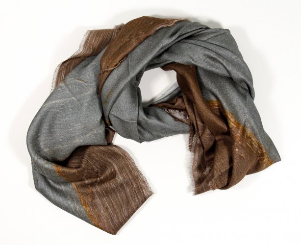 Scarf, Maia