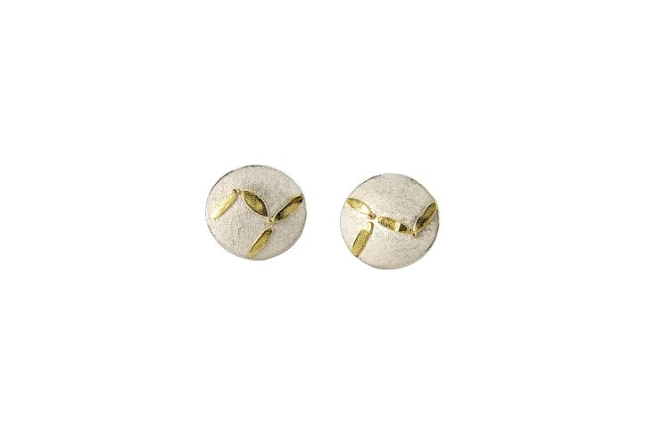 Oval Earstuds with irregular Gold Pattern