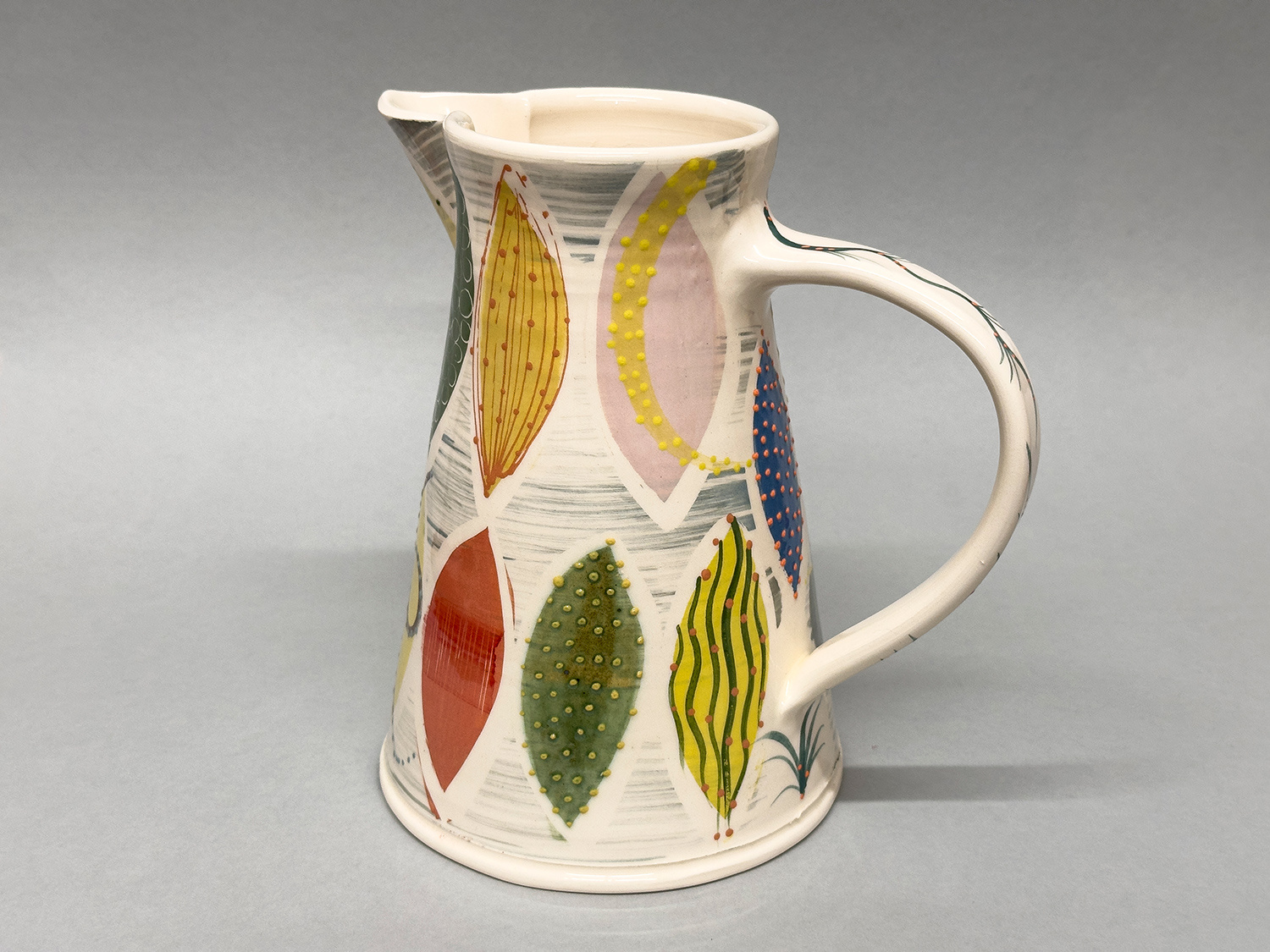 Straight Jug 'Harlequin' by Irena Sibrijns