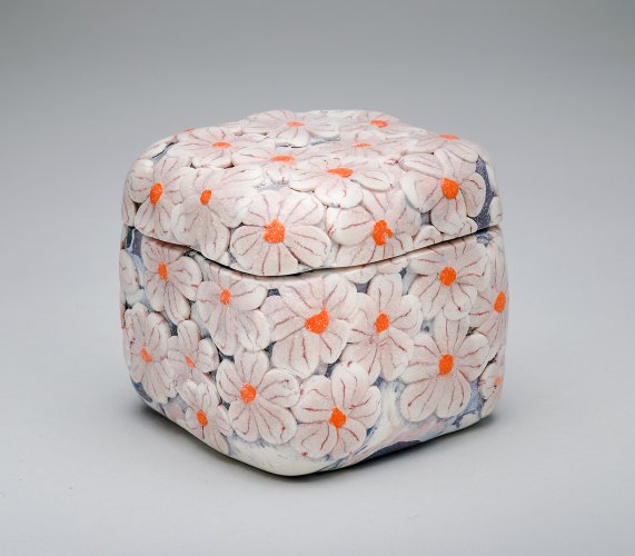 Small Cubed Box, flower detail