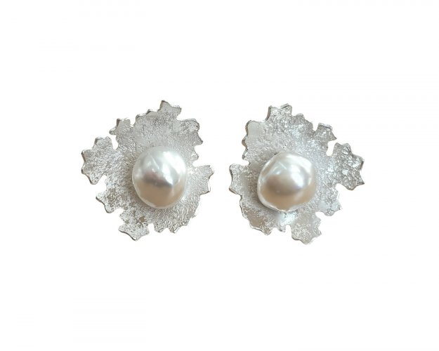 Image of Parmelia Pearl Studs