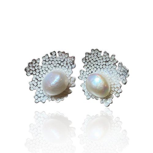 Parmelia Pearl Studs
