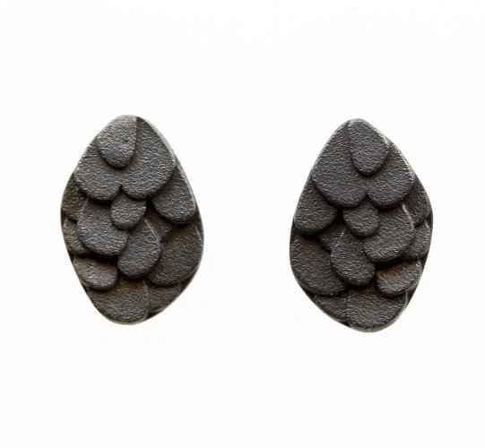 Kimana Studs, medium