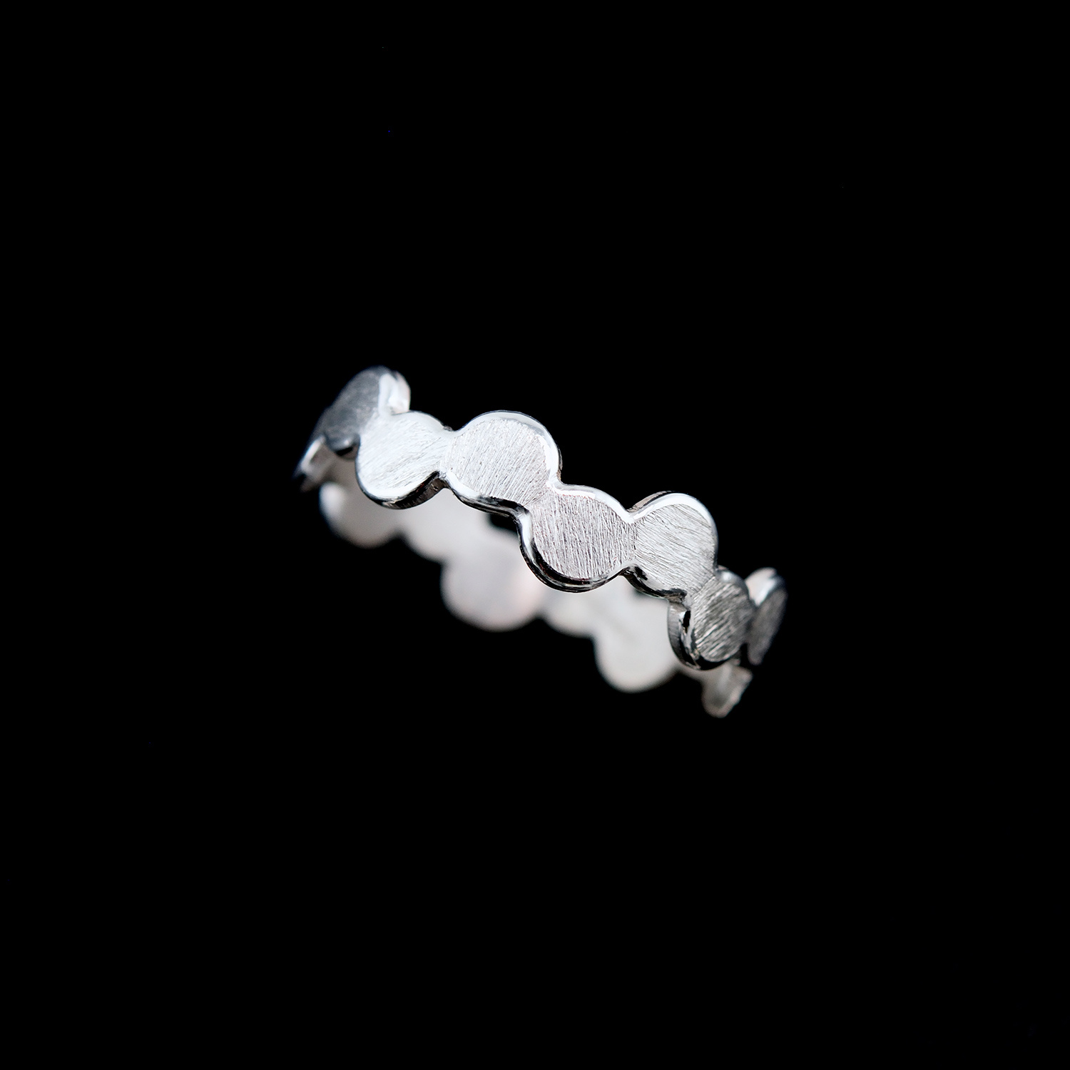 Simple Pattern Ring by Misun Won