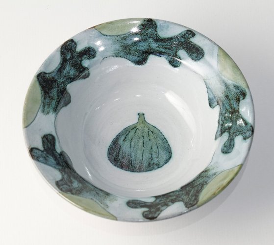 Rimmed Bowl with Fig