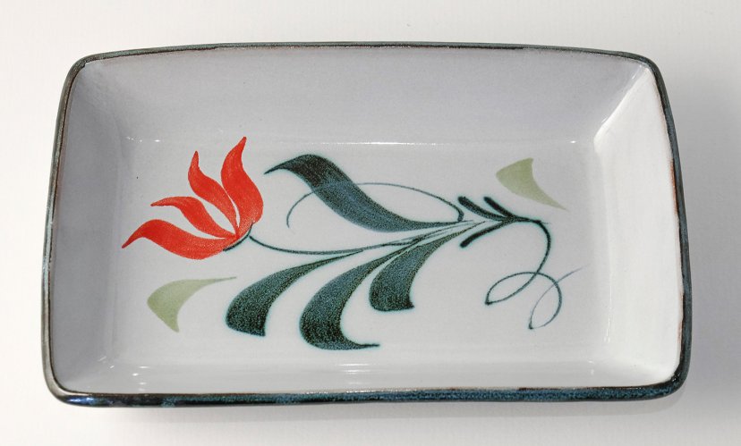 Oblong Dish with Tulip by Ursula Waechter - alternative image